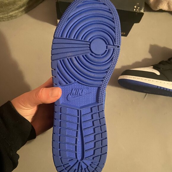 Air Jordan 1 High Flyease in Hyper Royal - Picture 2 of 3